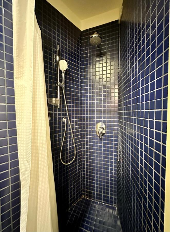Hostdomus - Casa Corallo アラッシオ エクステリア 写真
